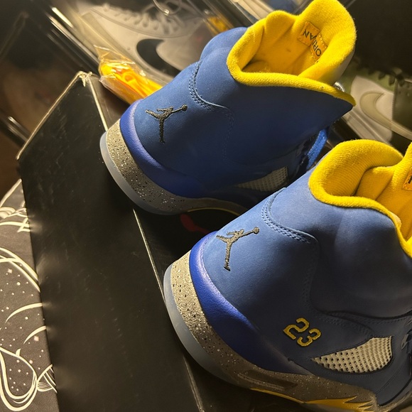 Size 12 - Air Jordan 5 Retro Laney CD2720-400 - Picture 6 of 8